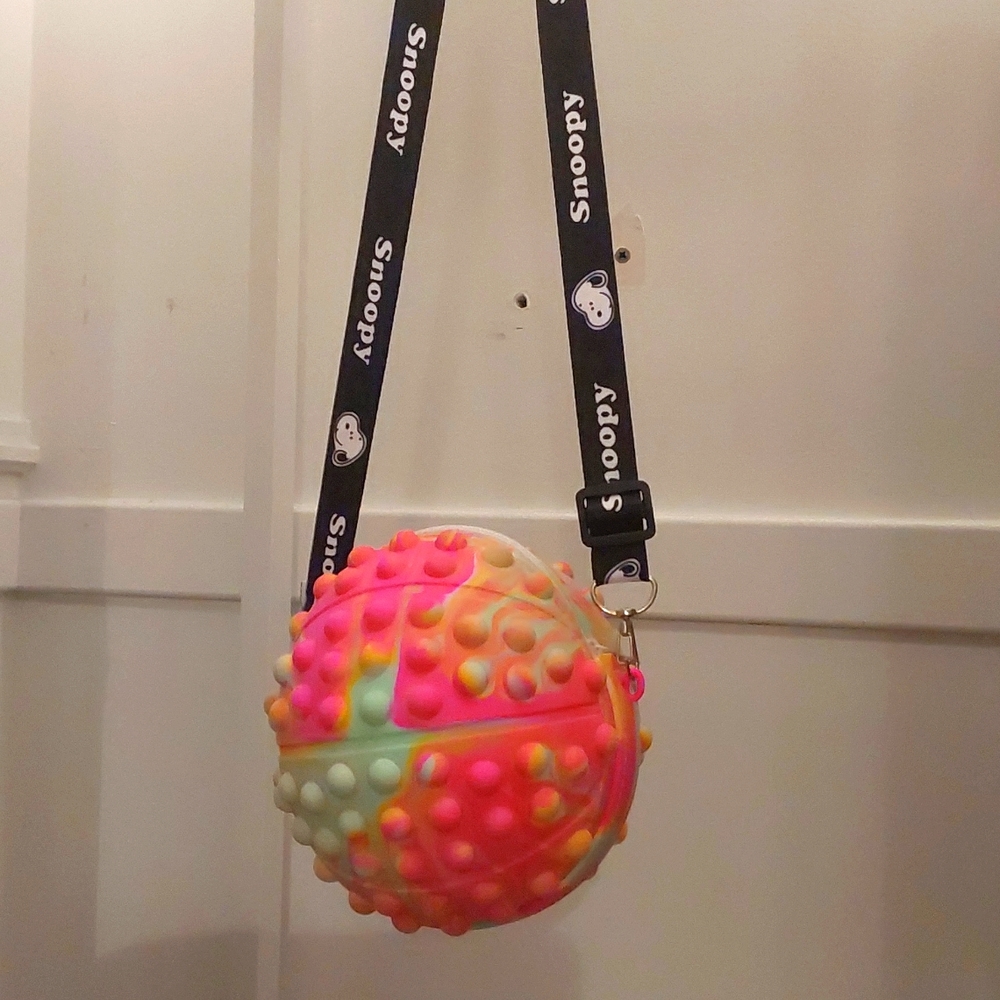 Round pop it purse with Snoopy strap new no tags